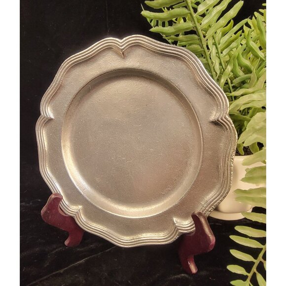 Vintage Mid-1900s InnKare Holiday Inn Metal Plate - Picture 9 of 13